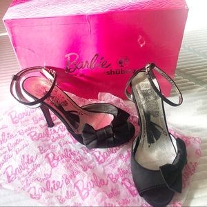 Barbie by Shubizz black heels with bows